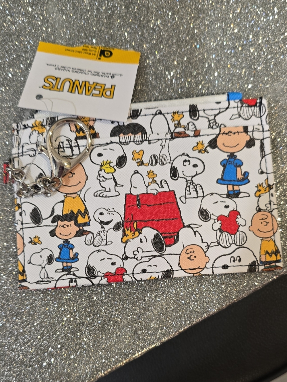 Peanuts Wallet Keychain - Picture 4 of 6